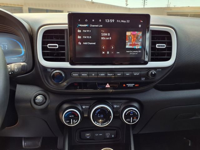 Certified 2025 Hyundai Venue Limited FWD image 21