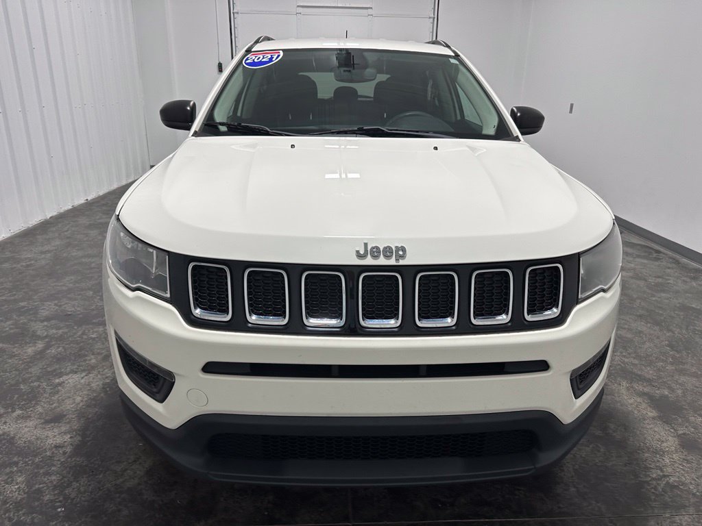 Used 2021 Jeep Compass Sport AWD/4WD image 3
