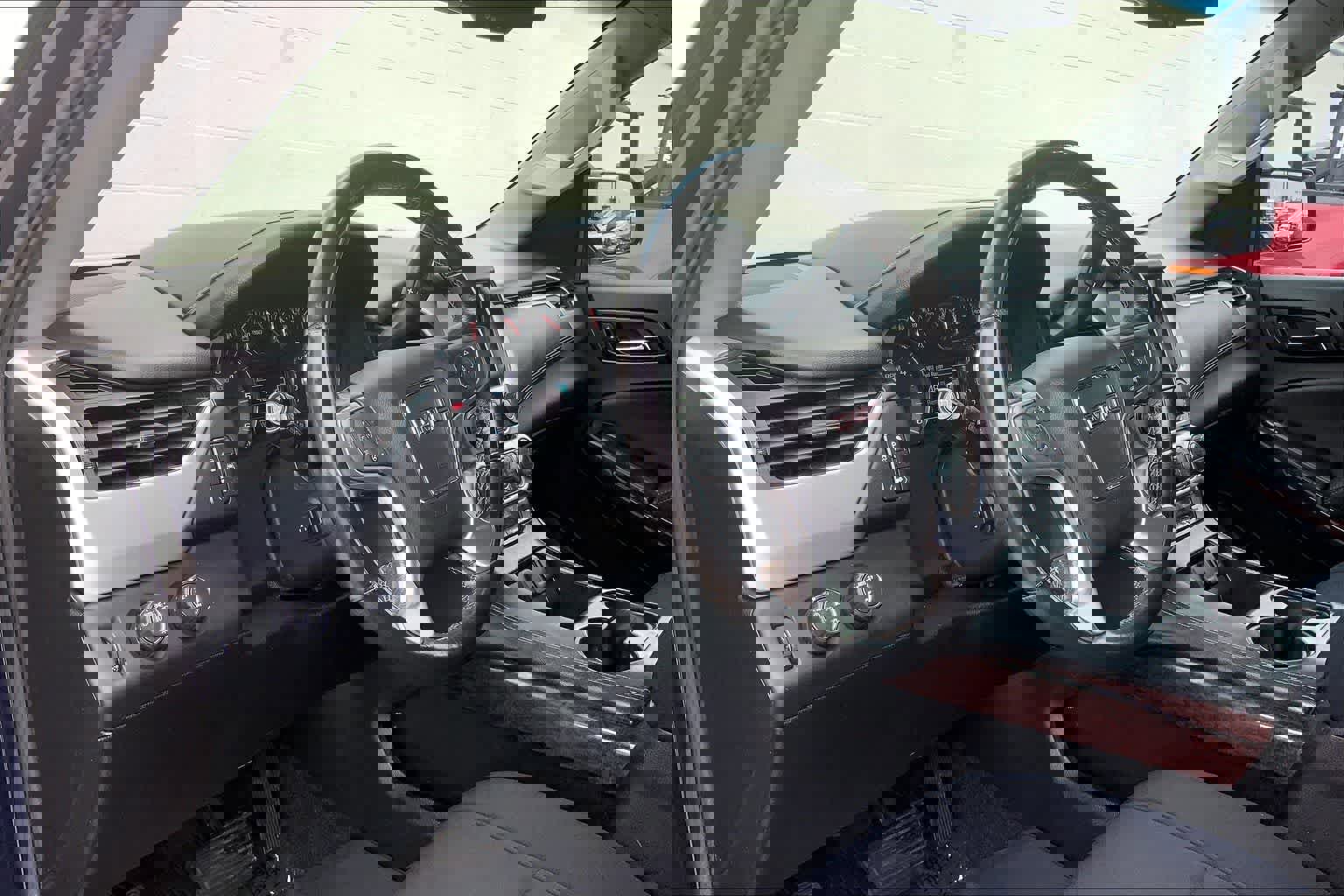 Used 2018 GMC Yukon XL SLT w/ Open Road Package image 3