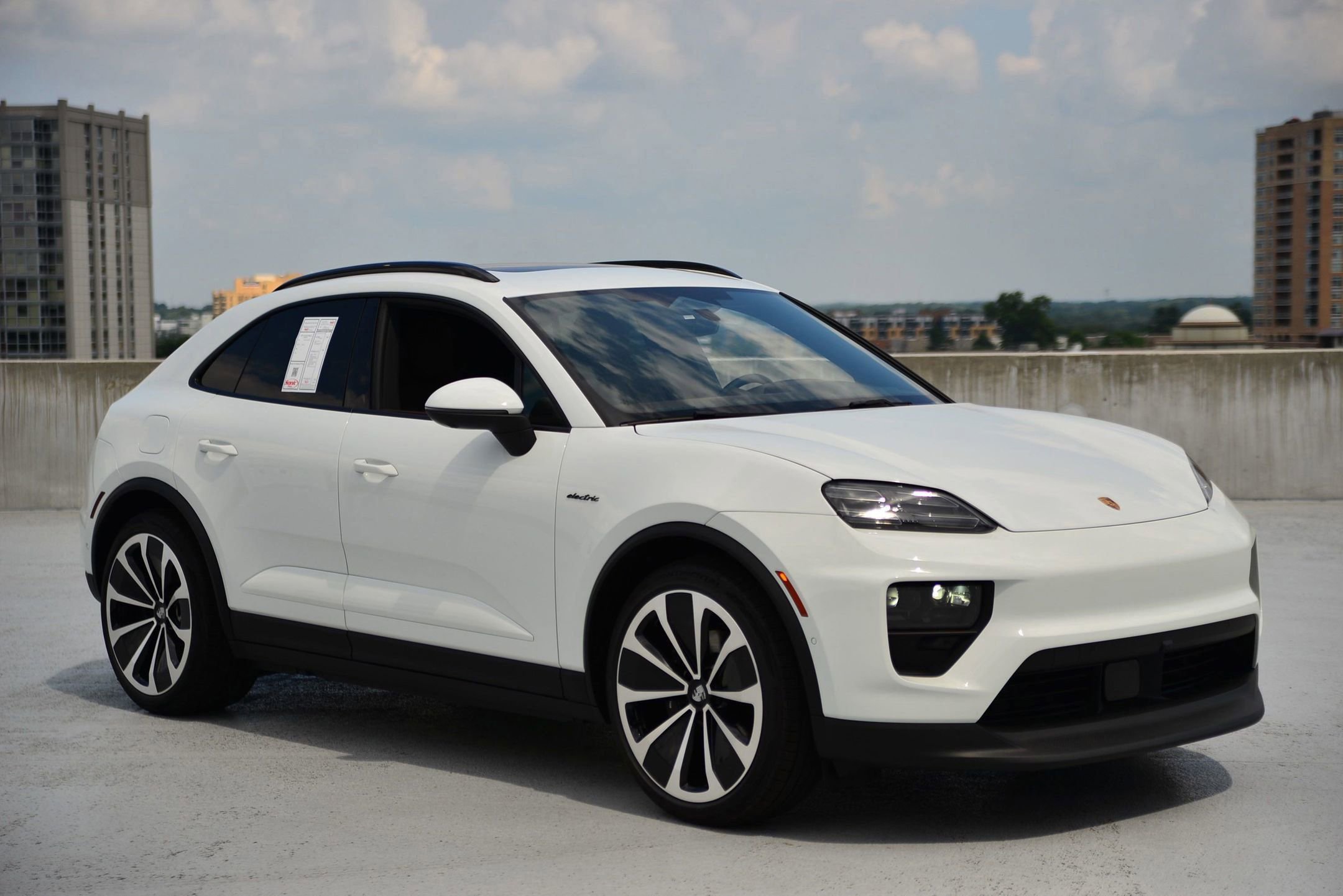 New 2025 Porsche Macan 4 Electric image 7