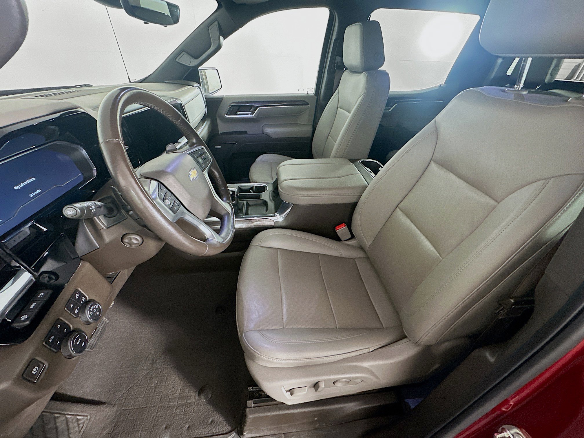 Used 2023 Chevrolet Silverado 1500 LTZ AWD/4WD image 13