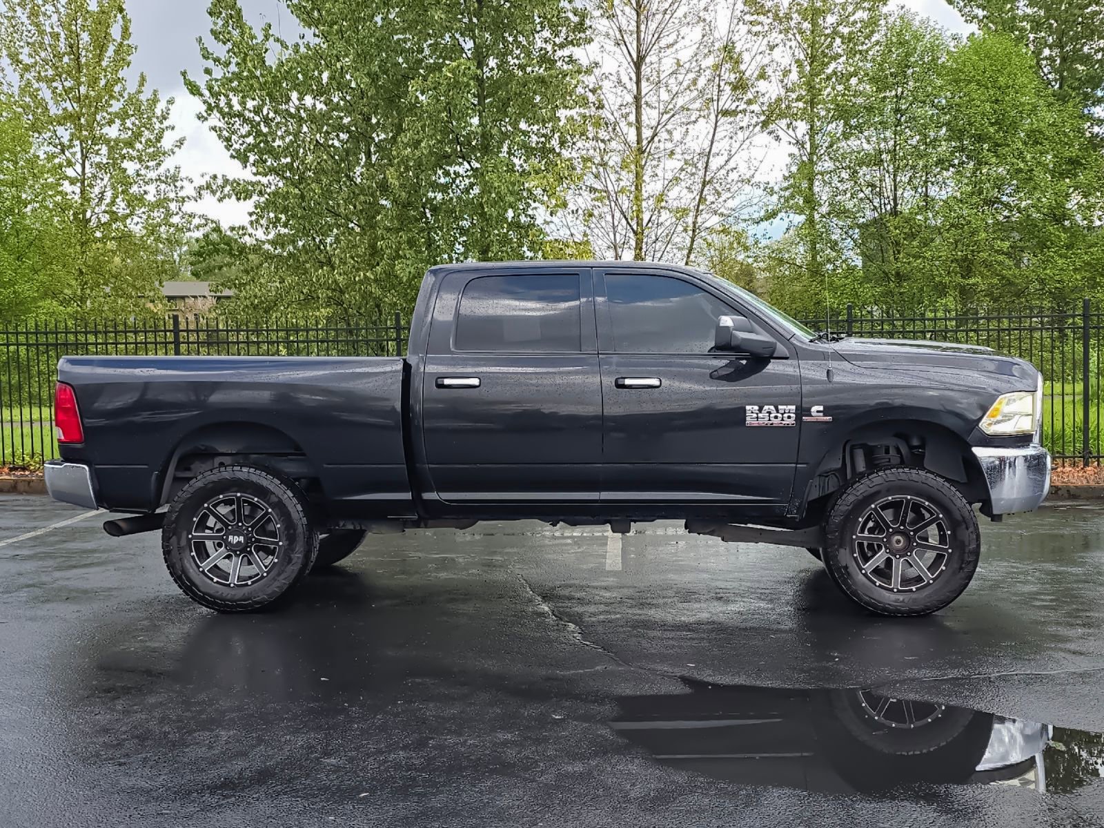 Used 2017 RAM 2500 SLT AWD/4WD image 2