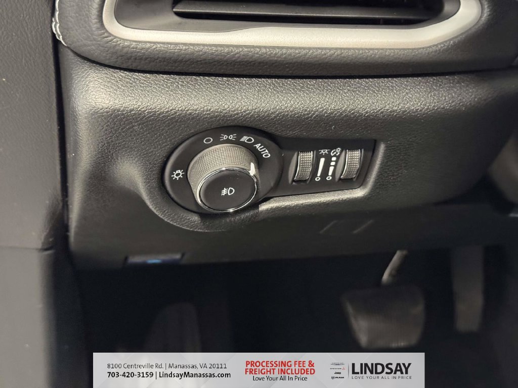 New 2026 Chrysler Pacifica Select w/ S Appearance Package FWD image 26