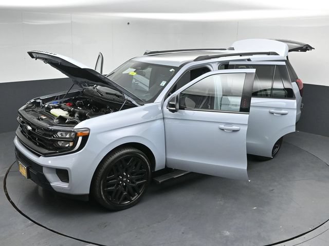 Certified 2026 Ford Expedition Platinum w/ Stealth Performance Package AWD/4WD image 57