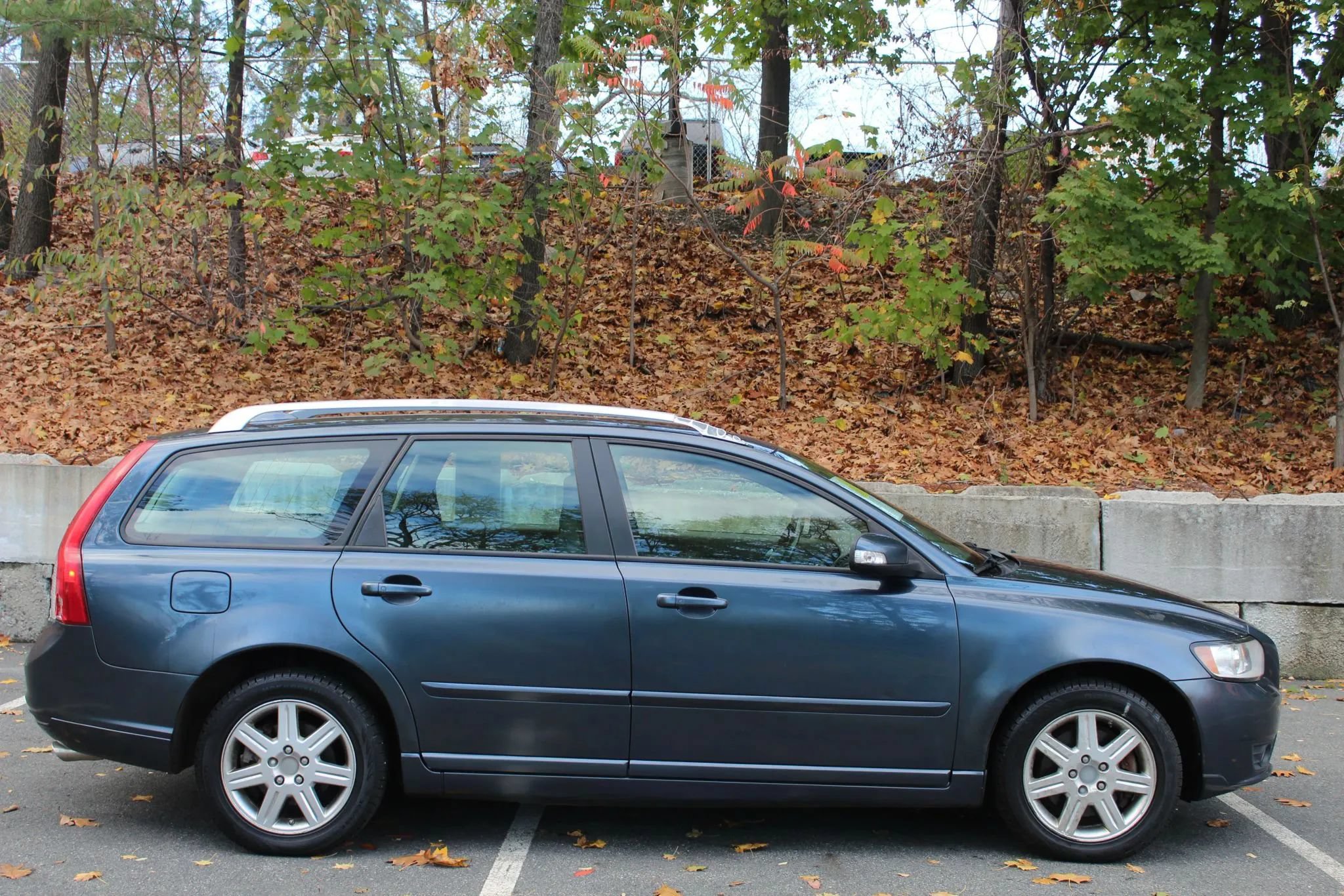 Used 2008 Volvo V50 T5 AWD/4WD image 5