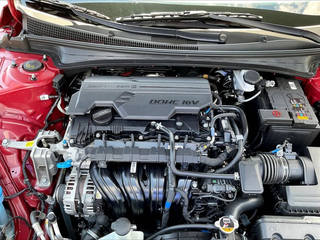 Used 2025 Hyundai Elantra SEL FWD image 30