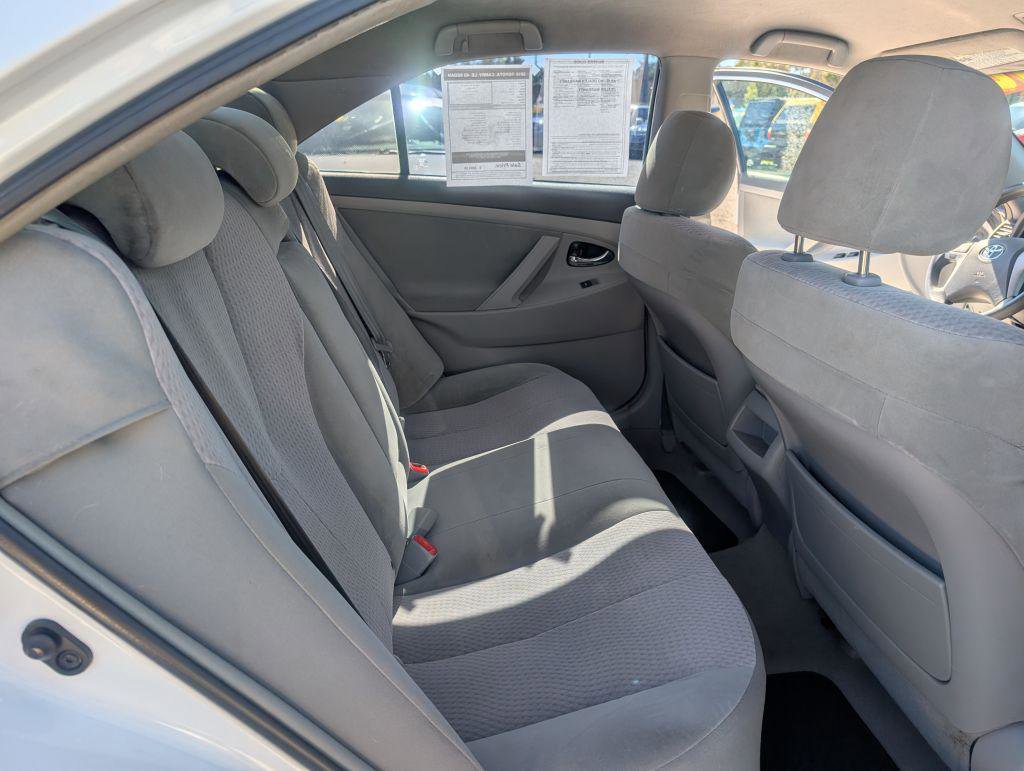 Used 2010 Toyota Camry LE image 12