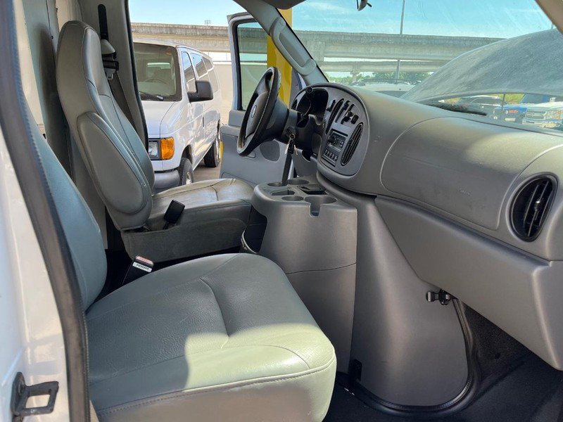 Used 2005 Ford E-350 and Econoline 350 Extended Super Duty RWD image 7