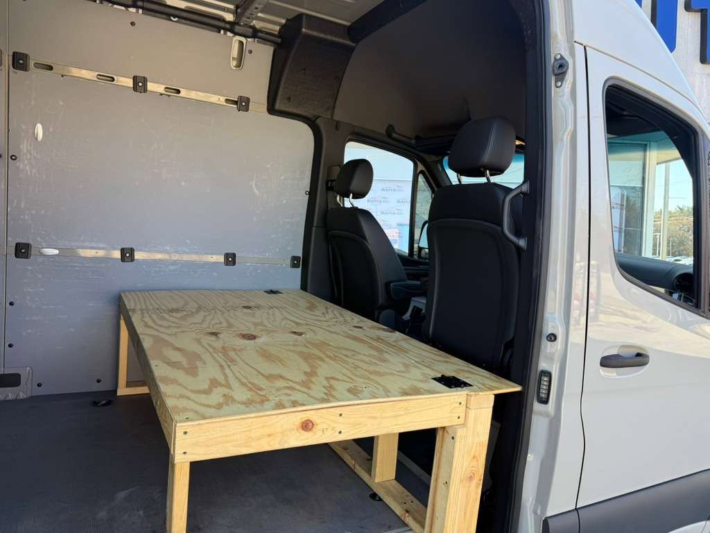 Used 2023 Mercedes-Benz Sprinter 2500 image 32