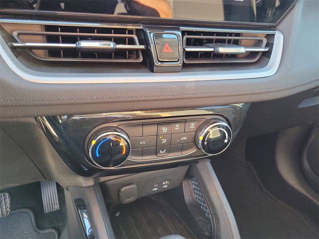 Used 2025 Chevrolet TrailBlazer LT image 23