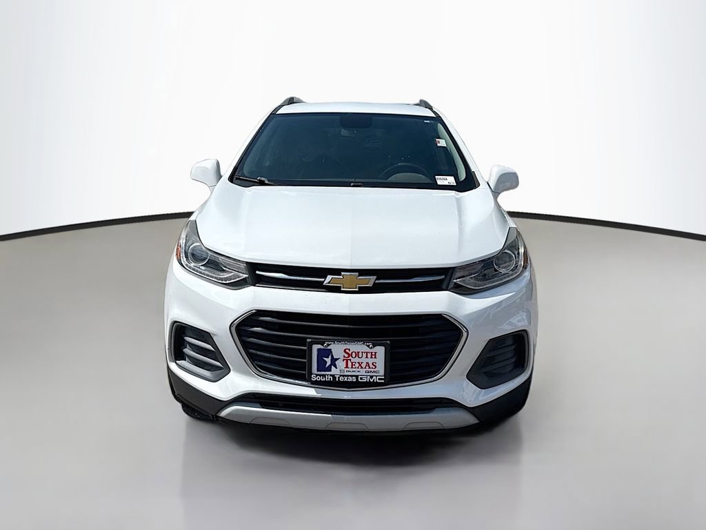 Used 2020 Chevrolet Trax LT w/ Driver Confidence Package FWD image 2