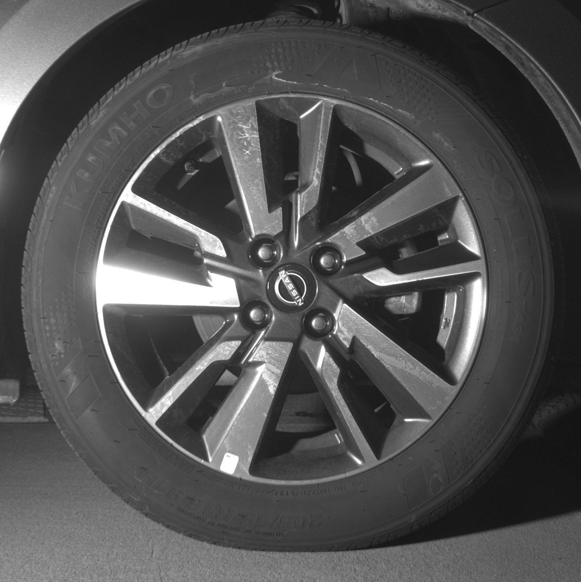 Used 2025 Nissan Versa SV FWD image 13