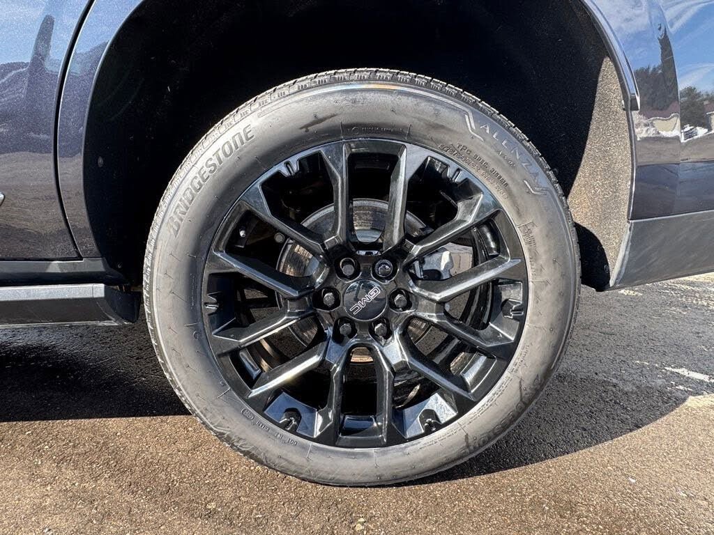 Used 2025 GMC Yukon Denali w/ Sun & Power Step Package image 70