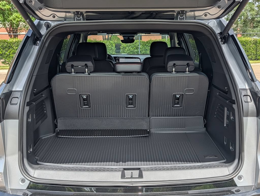 New 2026 Chevrolet Traverse RS w/ LPO, Floor Liner Package FWD image 31