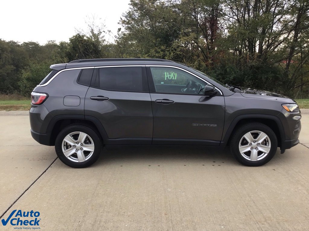 Used 2022 Jeep Compass Latitude image 2