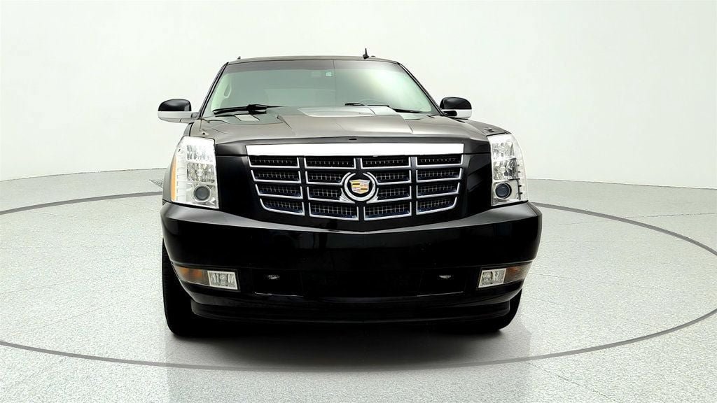 Used 2012 Cadillac Escalade EXT Luxury AWD/4WD image 2