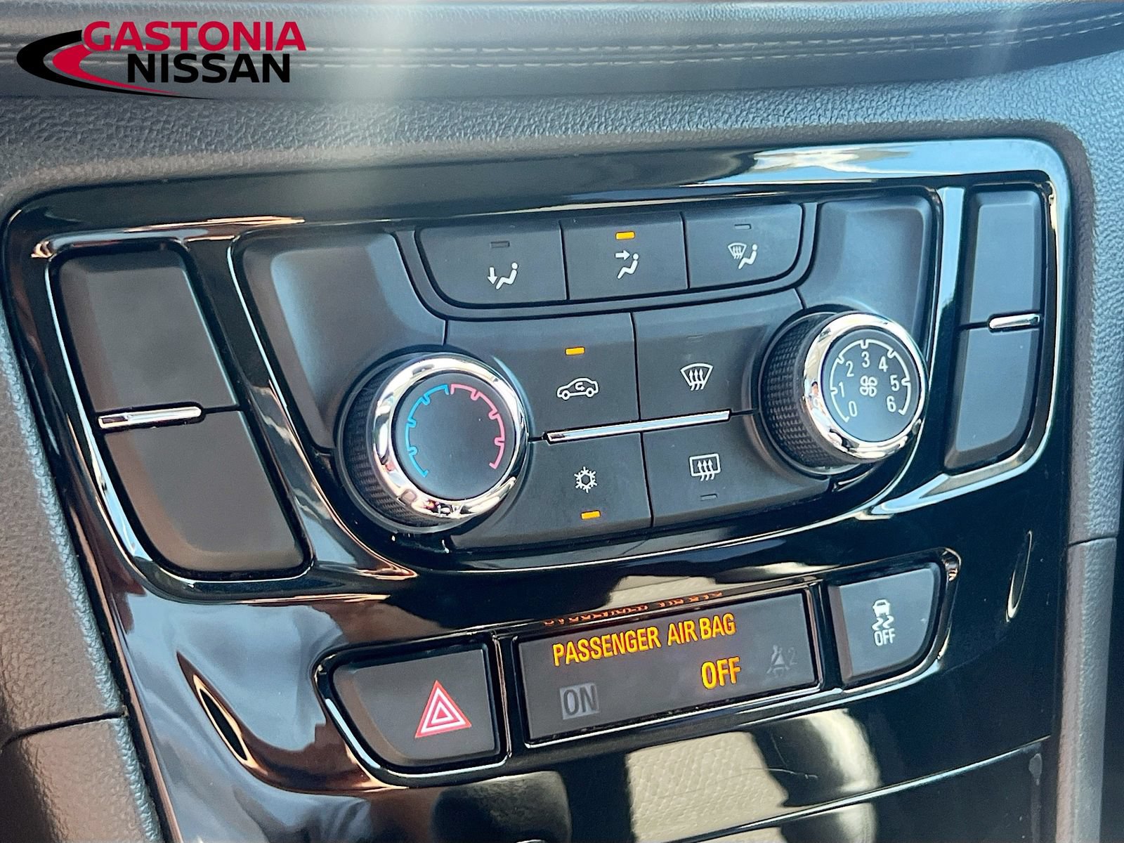 Used 2020 Buick Encore Preferred FWD image 21