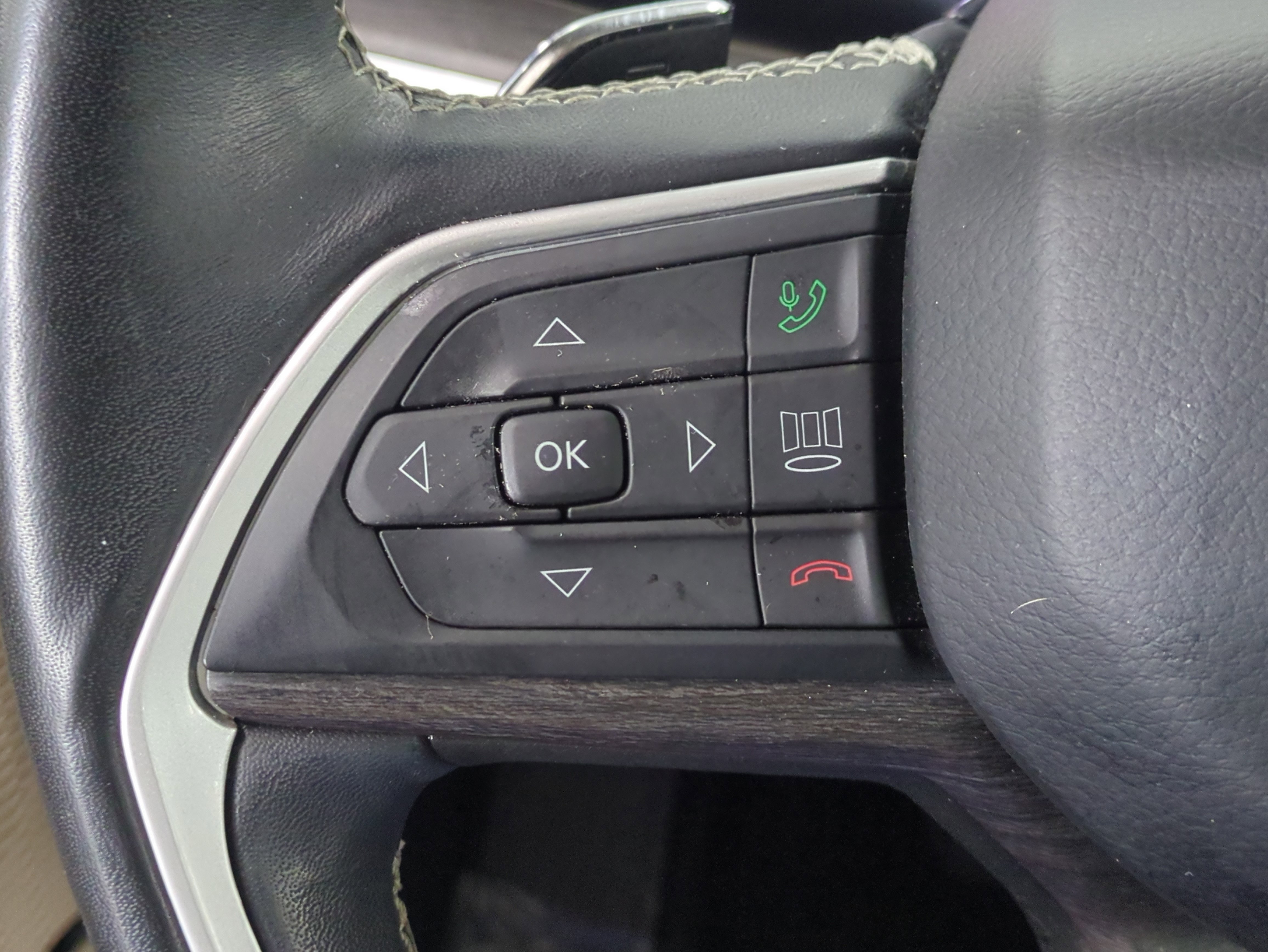 Certified 2021 Jeep Grand Cherokee L Limited w/ Luxury Tech Group II image 28