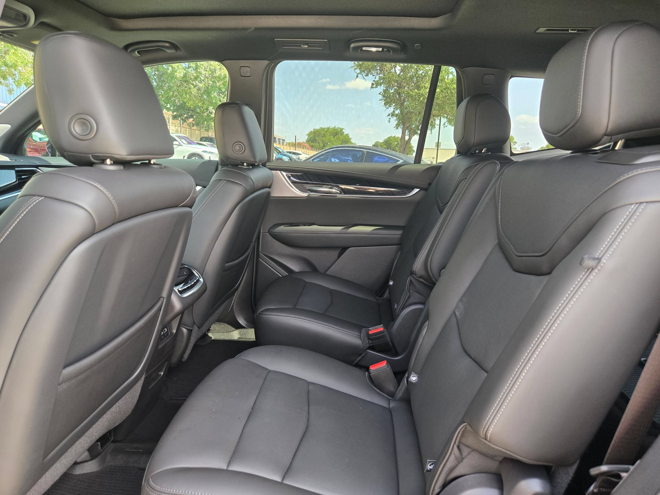 Used 2022 Cadillac XT6 Premium Luxury w/ Technology Package FWD image 15