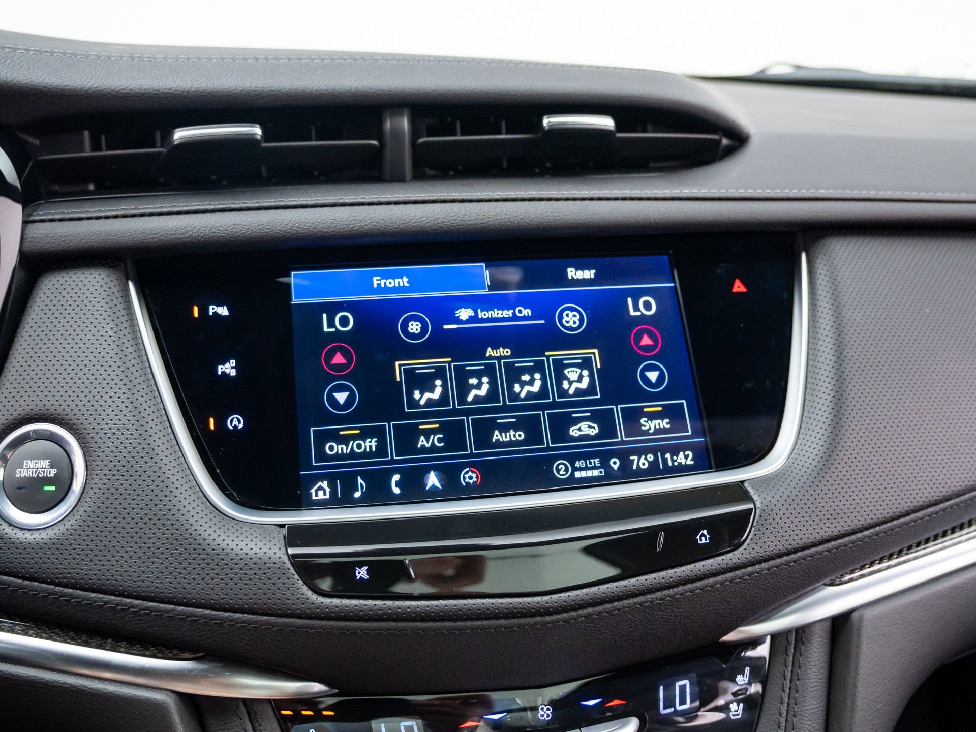 Certified 2026 Cadillac XT5 Sportv w/ LPO, Onyx Lite Package AWD/4WD image 30