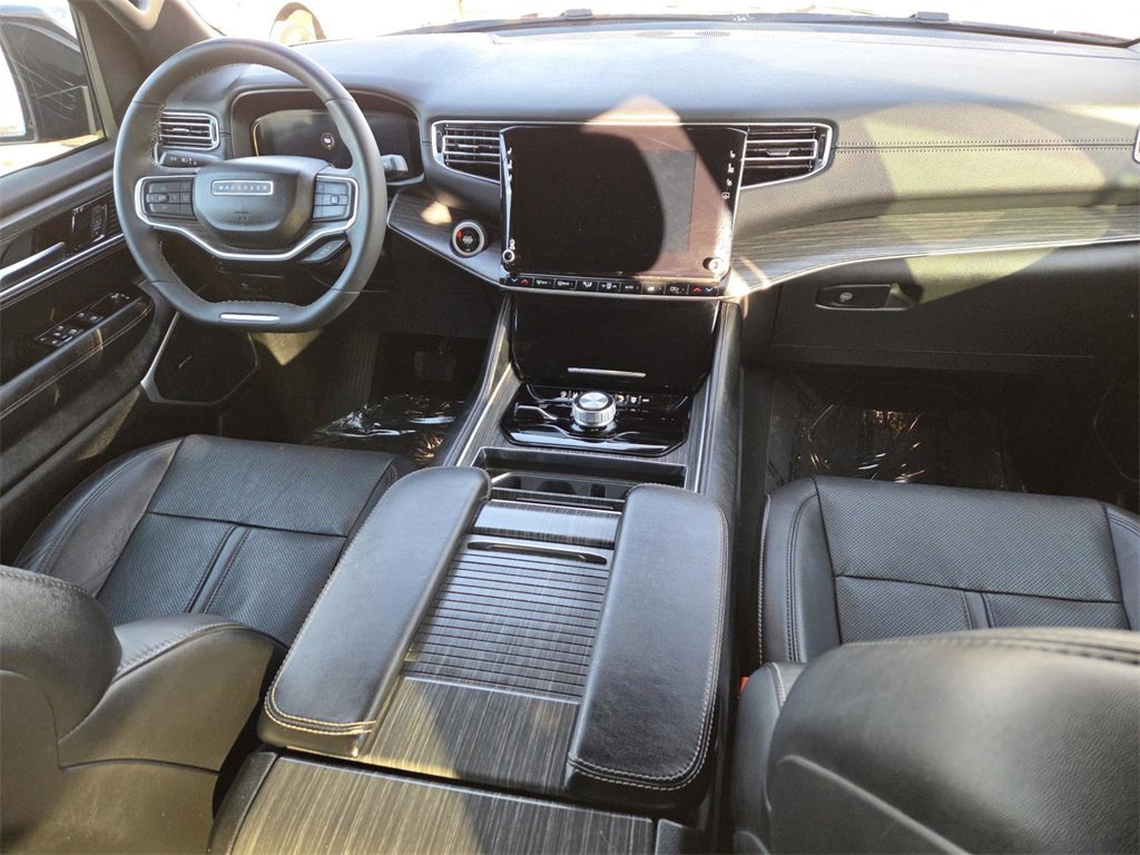 Used 2024 Jeep Wagoneer L Series II w/ Flexible Seating Group image 18