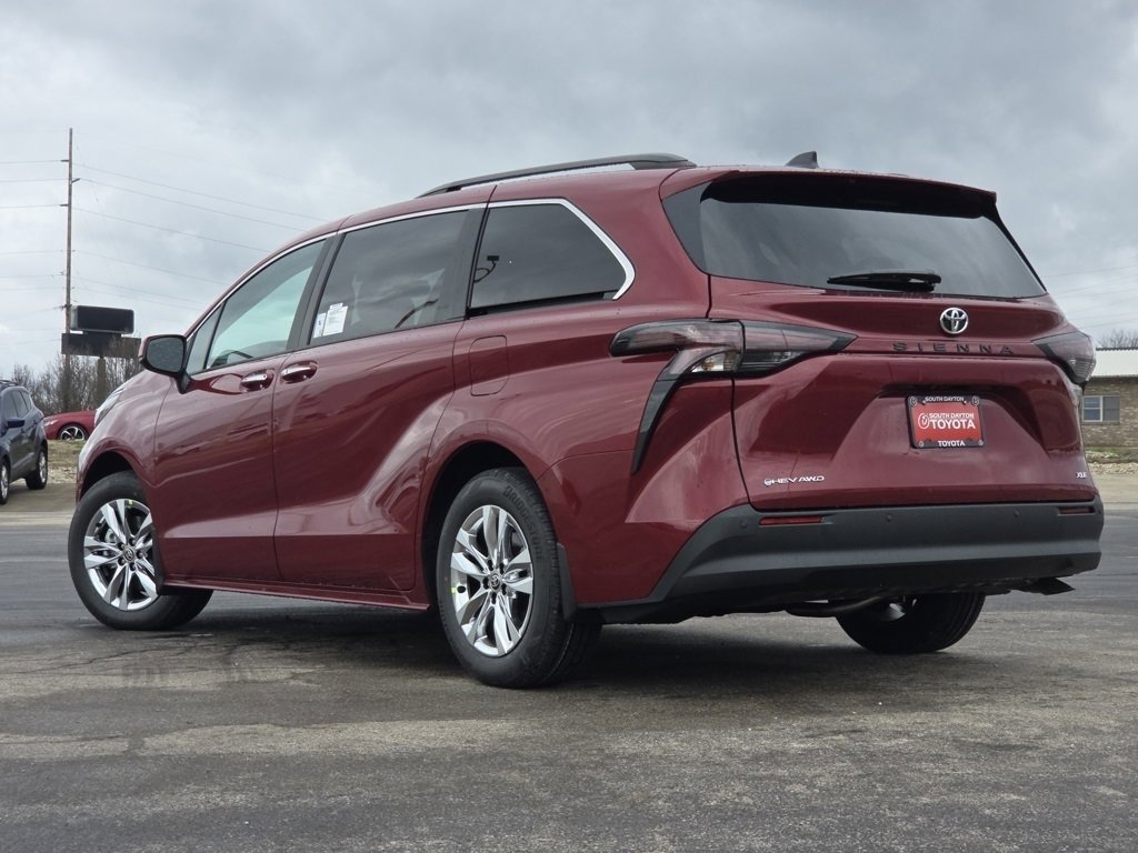 New 2026 Toyota Sienna XLE image 22