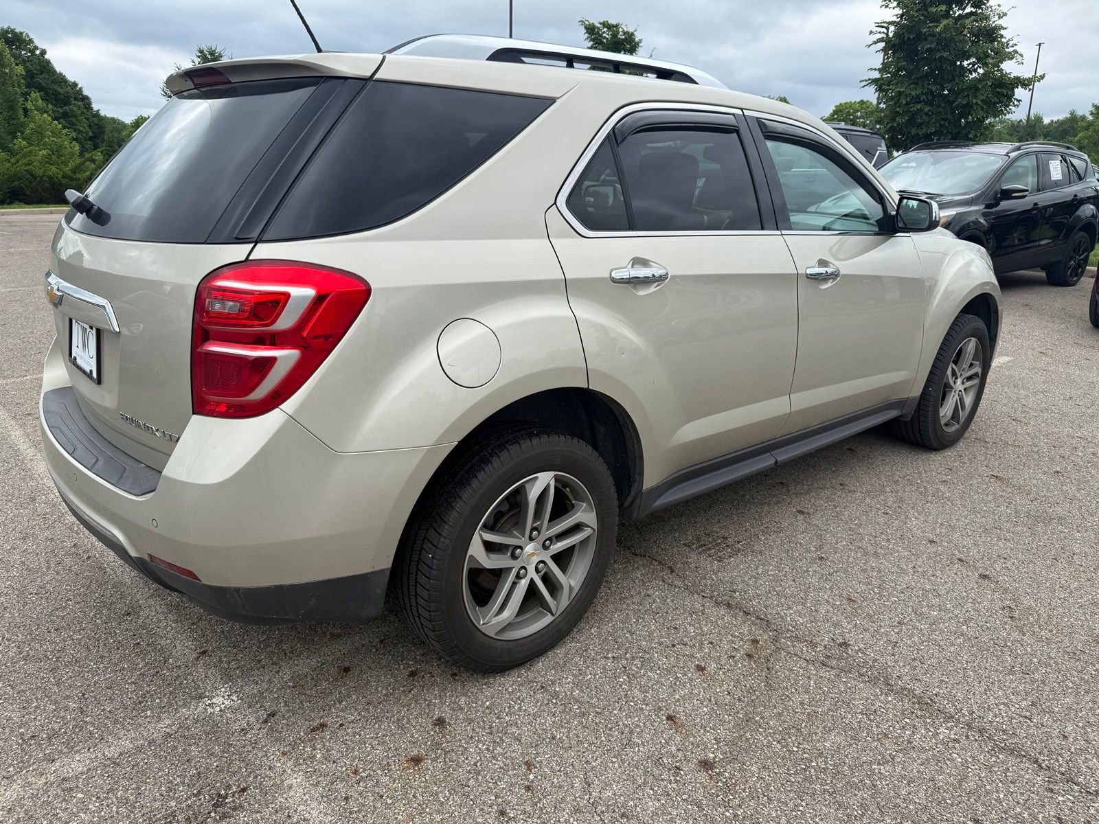 Used 2016 Chevrolet Equinox LTZ w/ Enhanced Convenience Package FWD image 5