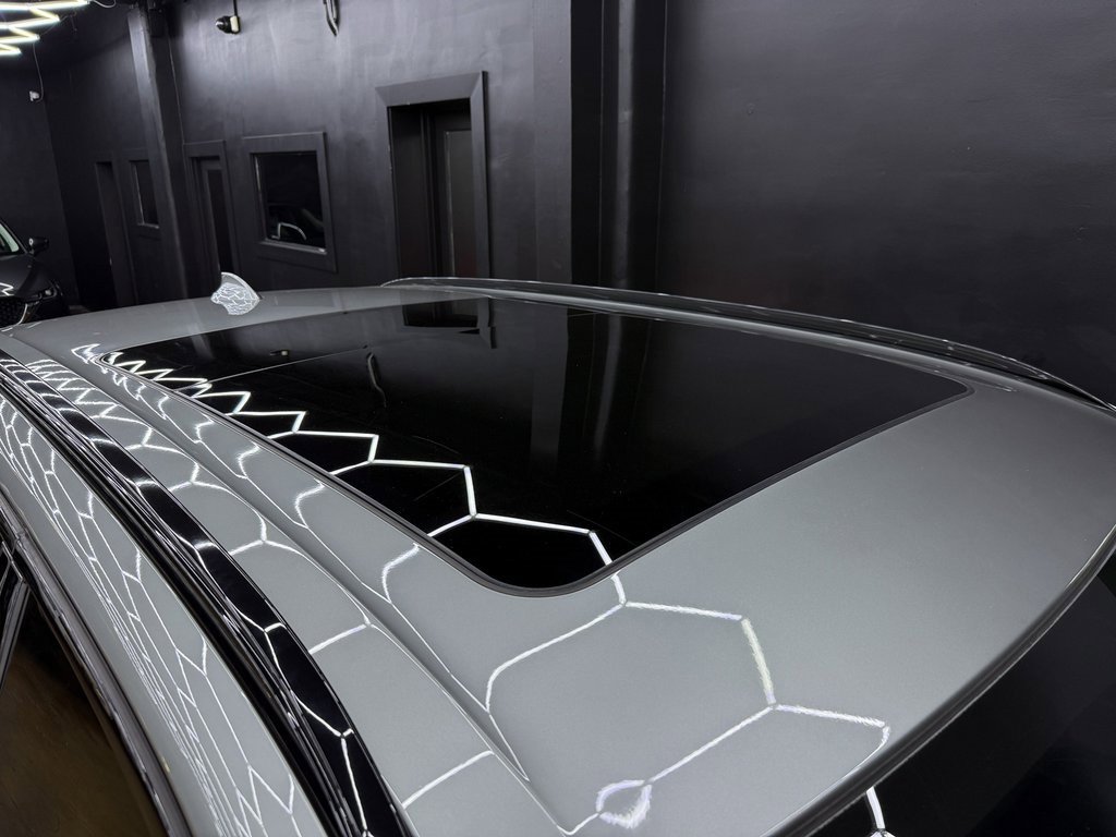 Used 2018 BMW X5 M w/ Executive Package image 27