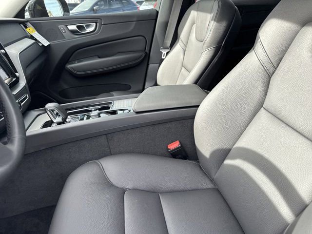 New 2025 Volvo XC60 B5 Plus w/ Climate Package PRO image 16