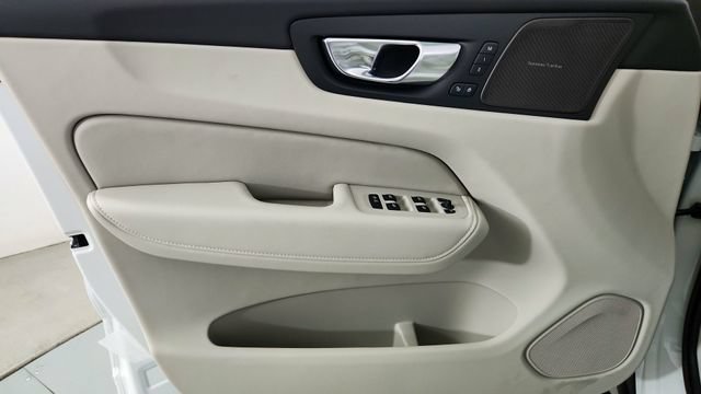 New 2027 Volvo XC60 B5 Ultra AWD/4WD image 9
