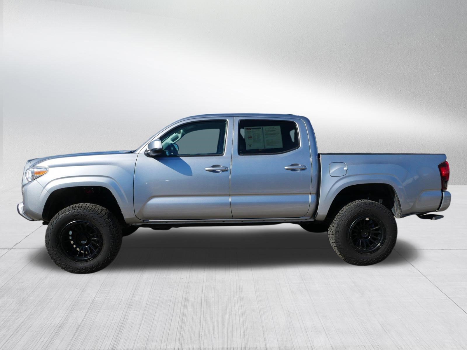 Used 2022 Toyota Tacoma SR image 4
