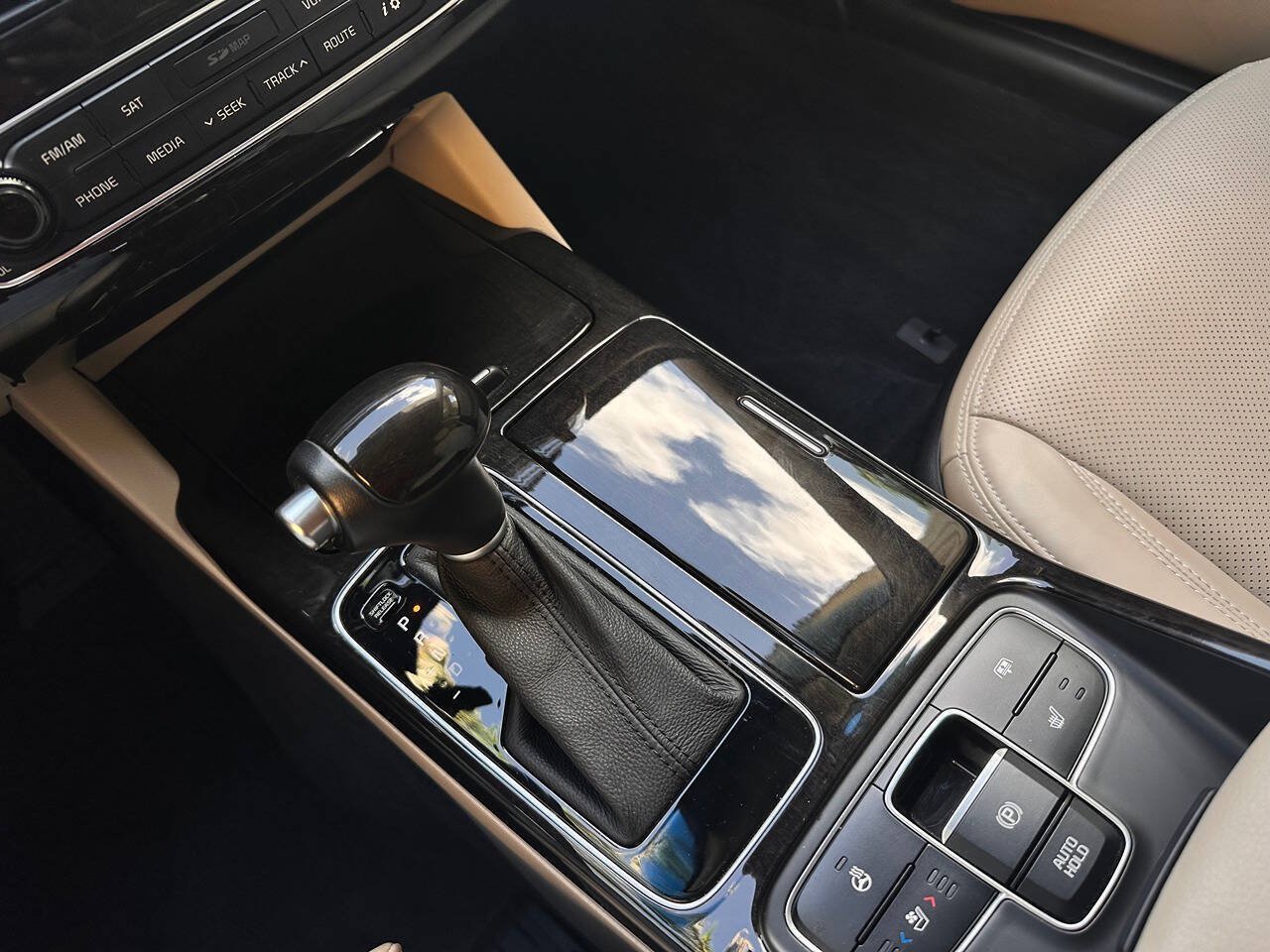Used 2014 Kia Cadenza Premium w/ Technology Package FWD image 21
