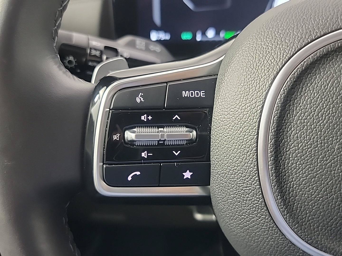 Used 2026 Kia Carnival SX FWD image 30