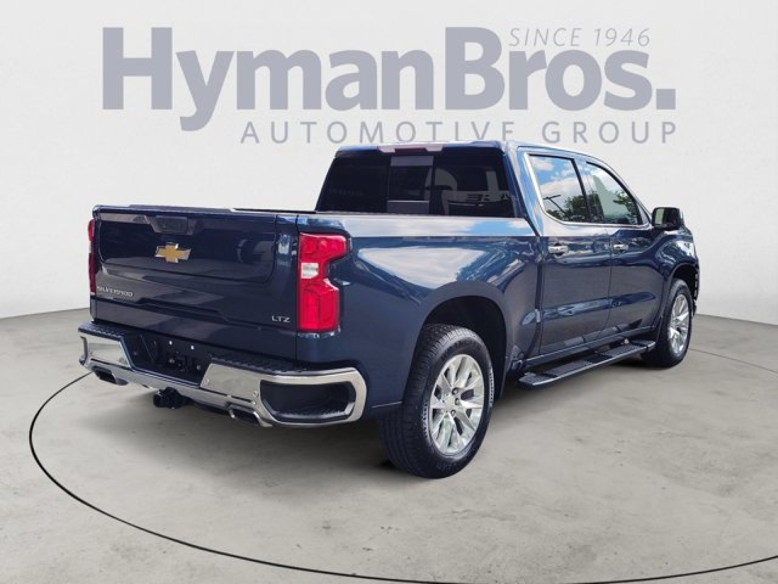 Used 2021 Chevrolet Silverado 1500 LTZ AWD/4WD image 3