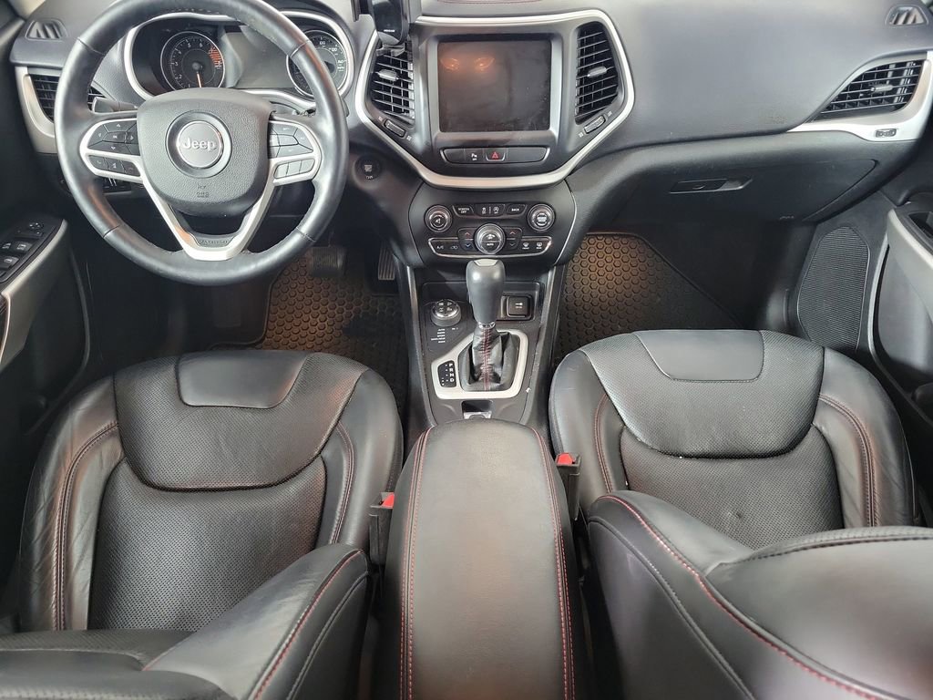 Used 2017 Jeep Cherokee Trailhawk AWD/4WD image 14