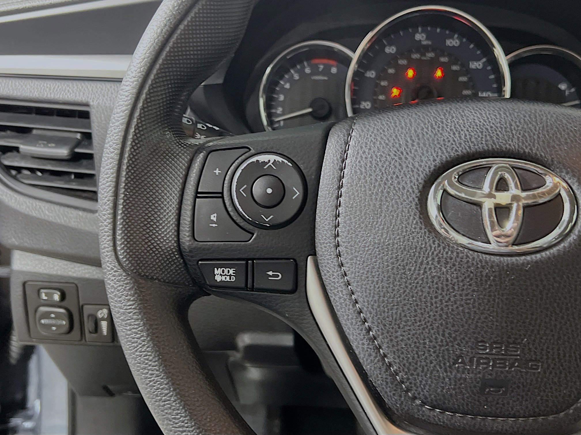 Used 2016 Toyota Corolla L image 19