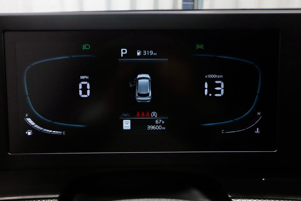 Used 2025 Kia Sportage LX image 28