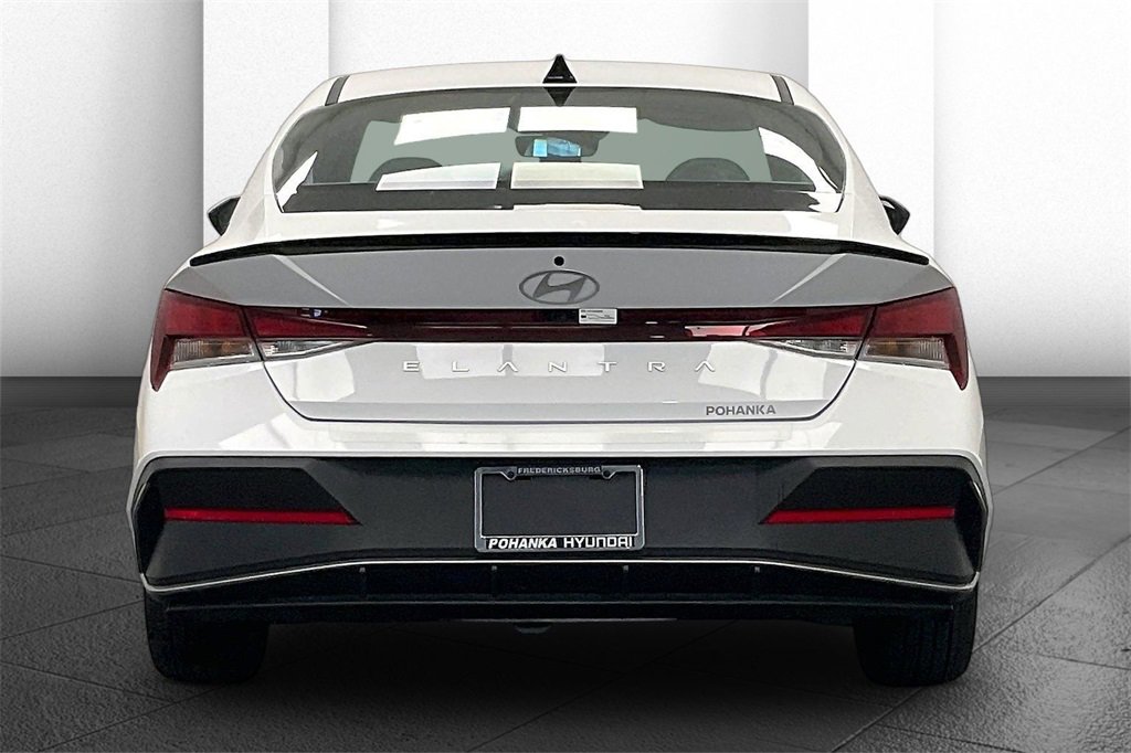 Certified 2025 Hyundai Elantra Sport w/ Cargo Package image 3