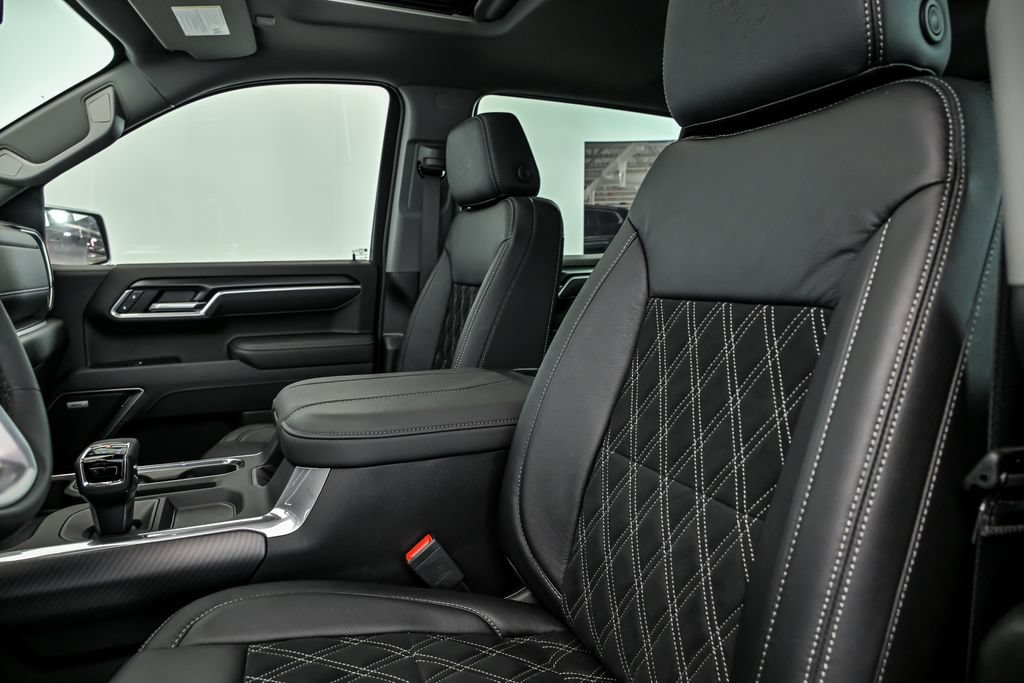 New 2026 GMC Sierra 1500 Elevation w/ Elevation Premium Package AWD/4WD image 8