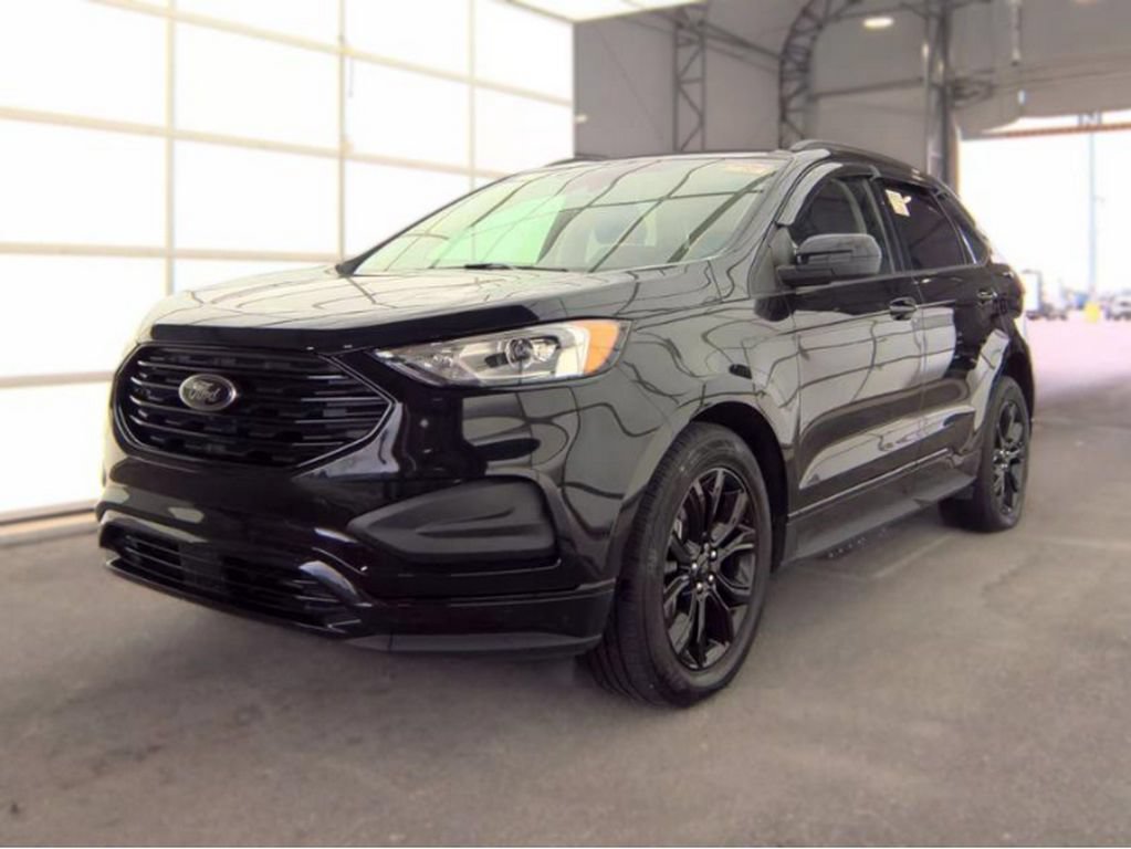Used 2022 Ford Edge SE w/ Black Appearance Package AWD/4WD image 2