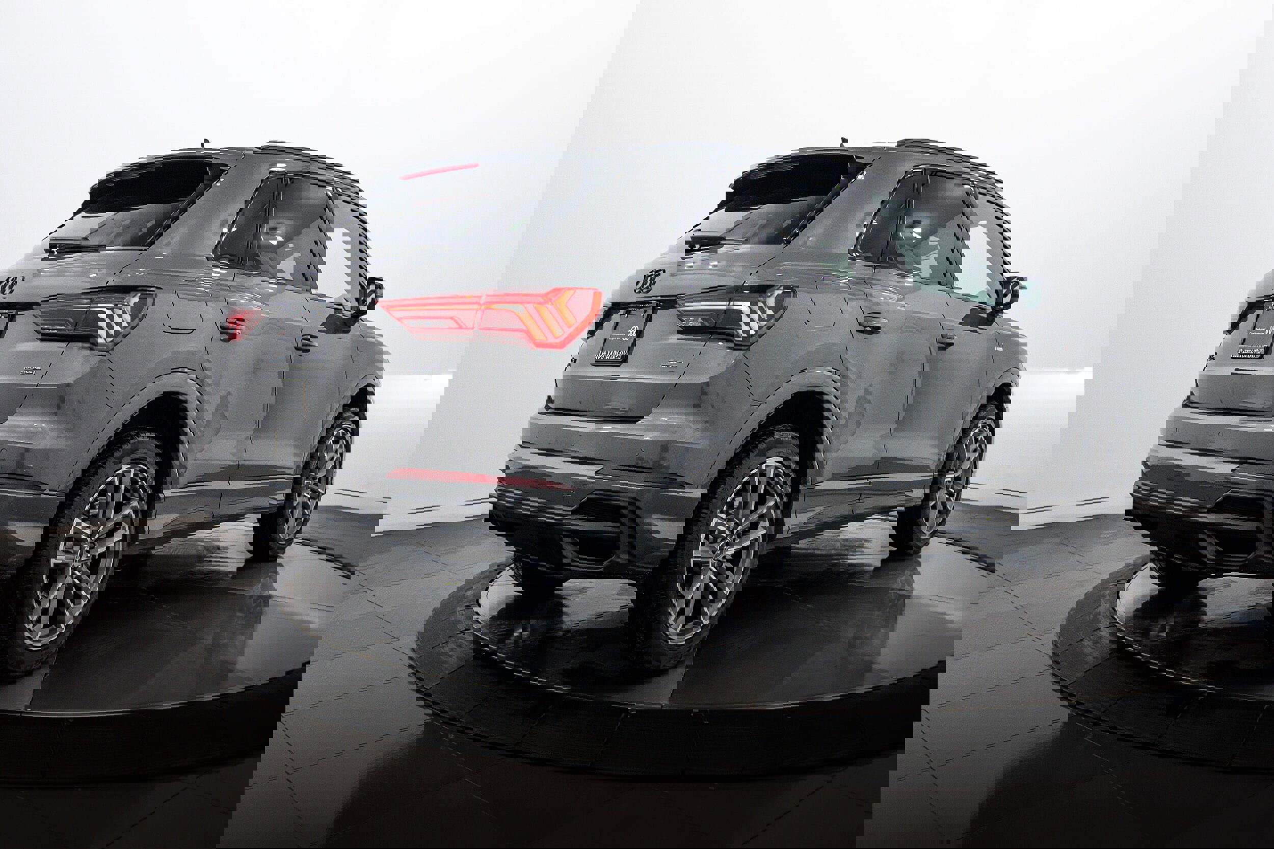 Certified 2025 Audi Q3 2.0T Premium w/ Convenience Package image 4