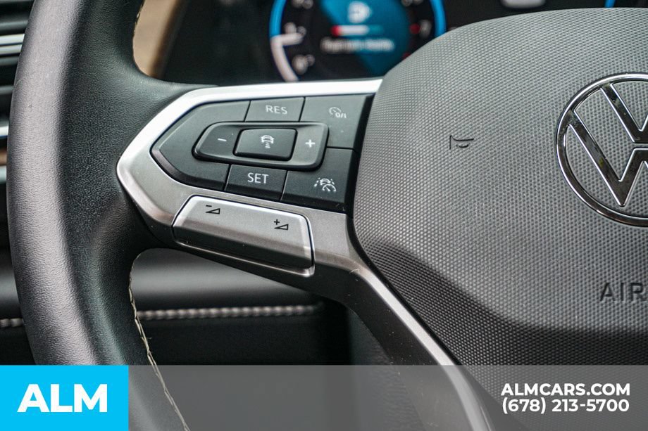 Used 2025 Volkswagen Atlas SE FWD image 30