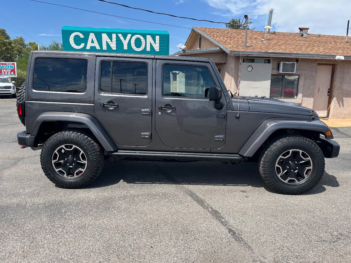Used 2016 Jeep Wrangler Unlimited Rubicon AWD/4WD image 3