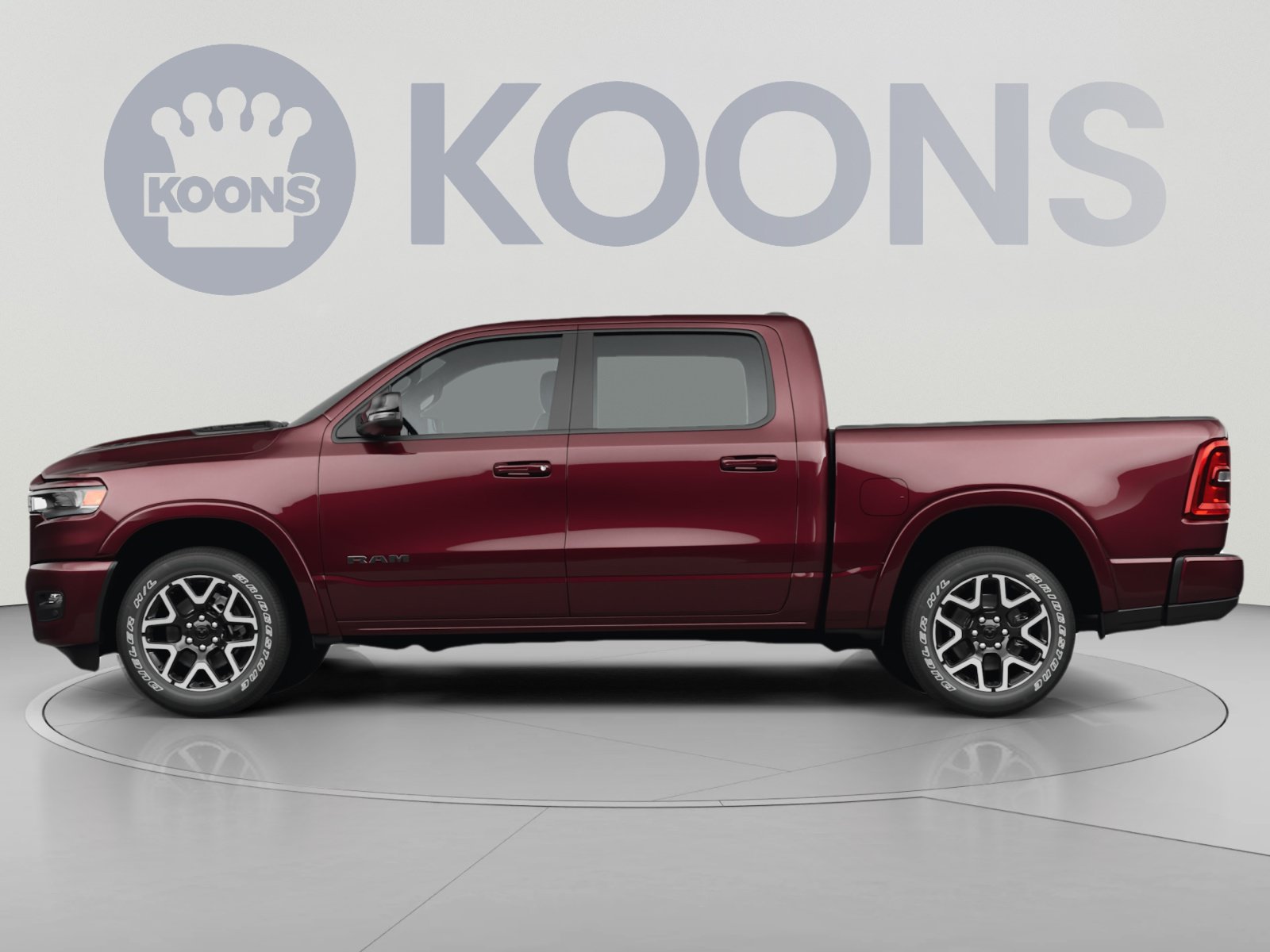 Used 2025 RAM 1500 Laramie AWD/4WD image 2