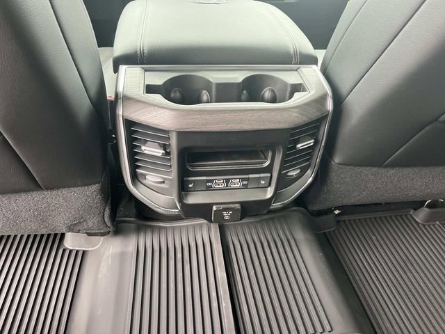 New 2026 RAM 2500 Laramie AWD/4WD image 16