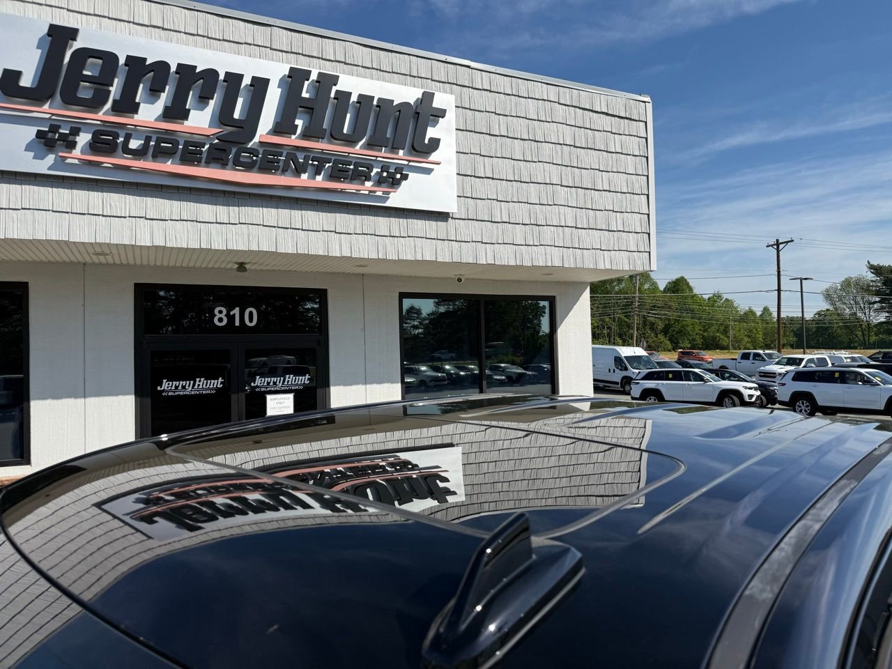 Used 2023 GMC Sierra 1500 AT4 w/ Technology Package AWD/4WD image 11