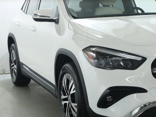Used 2025 Mercedes-Benz GLA 250 4MATIC image 8