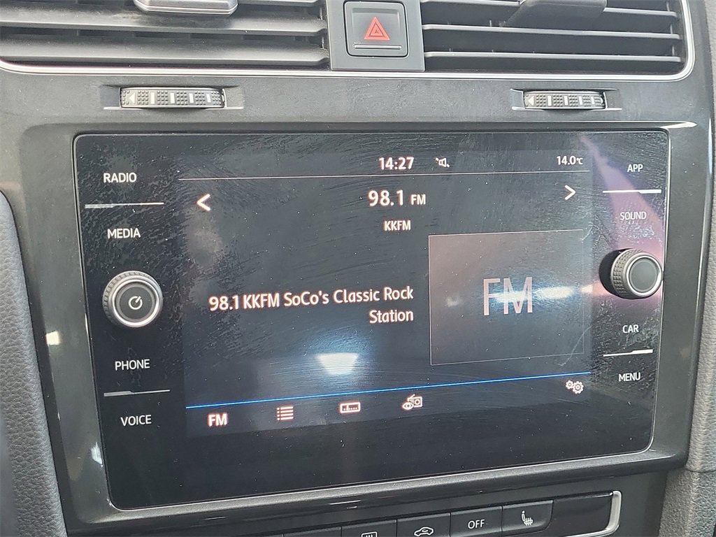 Used 2018 Volkswagen Golf SE image 26