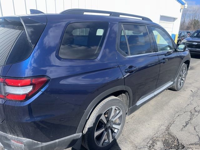 Used 2024 Honda Pilot Touring image 7