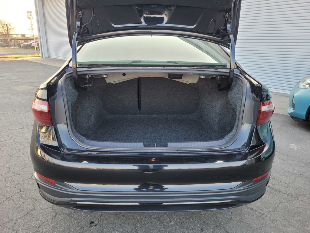 Used 2024 Volkswagen Jetta SE image 27